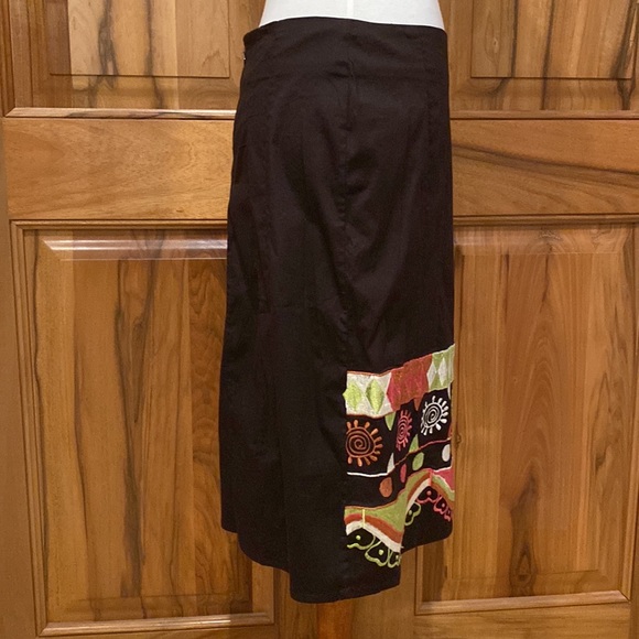 Niza Moda - Madrid, Spain - Brown Skirt, Embroidered Graphic Hem Design - EUC, M - Picture 6 of 11
